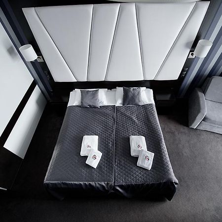 Hotel Grafit Kostomloty Pierwsze Kültér fotó
