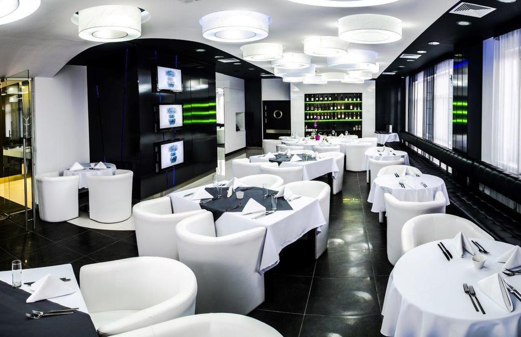 Hotel Grafit Kostomloty Pierwsze Kültér fotó